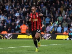 Gol Eli Junior Kroupi ke gawang Man City membawa Arsenal semakin dekat dengan gelar juara Liga Inggris