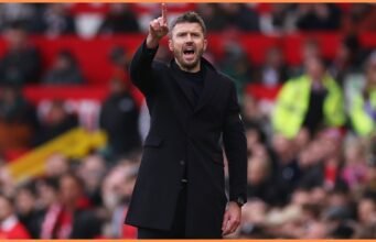 Bos Man United Carrick memiliki rencana untuk gelandangnya musim depan