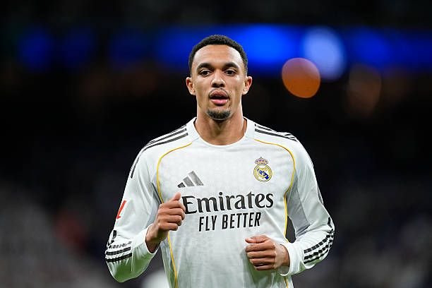 Teddy Sheringham menyarankan Trent Alexander-Arnold untuk mengejutkan Arsenal karena kembalinya