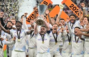 Aston Villa mengakhiri penantian 30 tahun meraih trofi dengan kejayaan Liga Europa