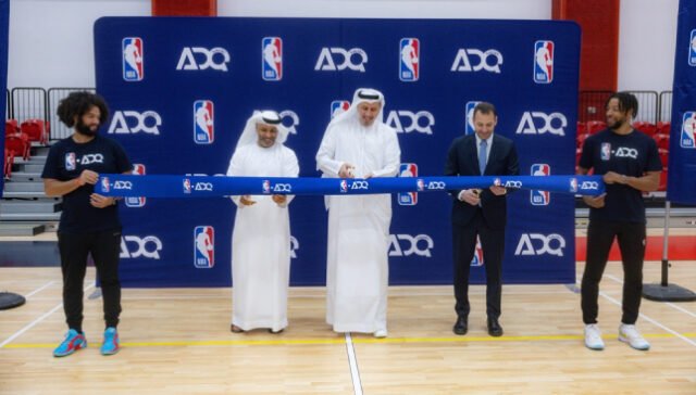 Bekerja sama dengan NBA, ADQ meresmikan lapangan basket yang telah