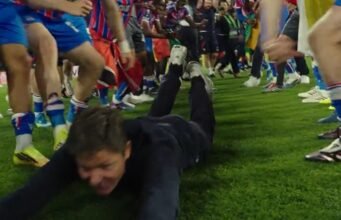 Bos Crystal Palace yang akan keluar, Oliver Glasner, melakukan ‘perut meluncur’ untuk merayakan kemenangan Liga Conference (Video)