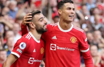 Bruno Fernandes bergabung dengan klub eksklusif Manchester United yang dipimpin oleh Cristiano Ronaldo sebagai pemain terbaik Liga Premier musim ini