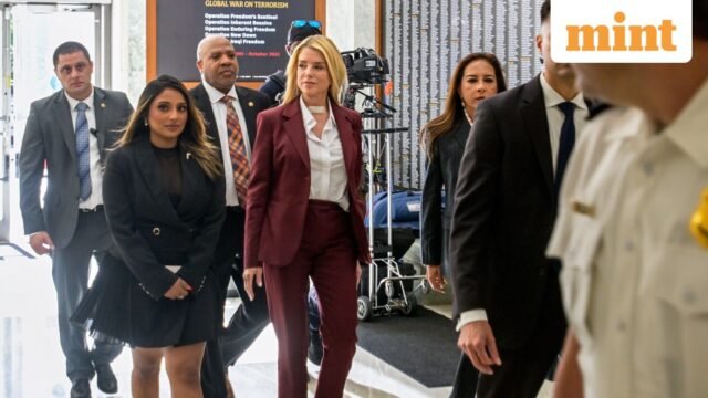 Epstein membuka penyelidikan: Pam Bondi menolak menjawab pertanyaan tentang keterlibatan
