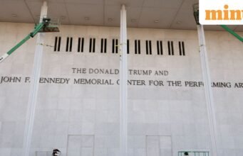 Hakim AS mengkritik dewan Kennedy Center karena menambahkan nama Trump ke gedung, menghalangi penutupan untuk renovasi