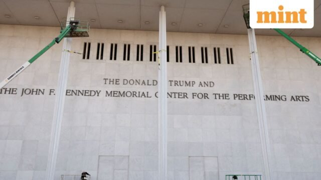 Hakim AS mengkritik dewan Kennedy Center karena menambahkan nama Trump