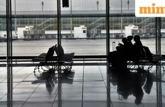 Hati-hati dengan selebaran! Bandara Delhi mengeluarkan peringatan ketika jumlah korban tewas akibat Ebola meningkat menjadi 100 orang
