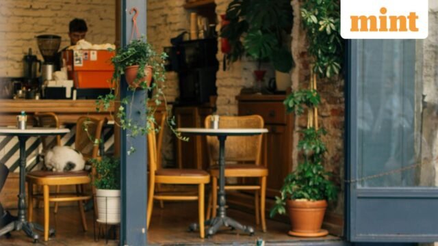 Kafe dan pub kosong di Bengaluru membuat netizen bertanya-tanya: apakah