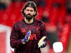 Laporan yang kontras mengenai Alisson Becker