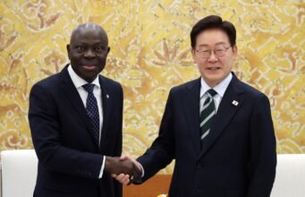 Lee membahas kebijakan perburuhan Korea di era AI dengan ketua ILO