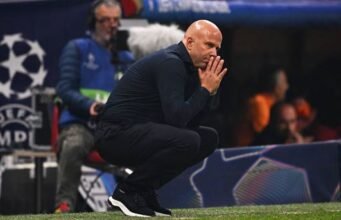 Liverpool memecat Slot, Iraola favorit untuk menggantikannya
