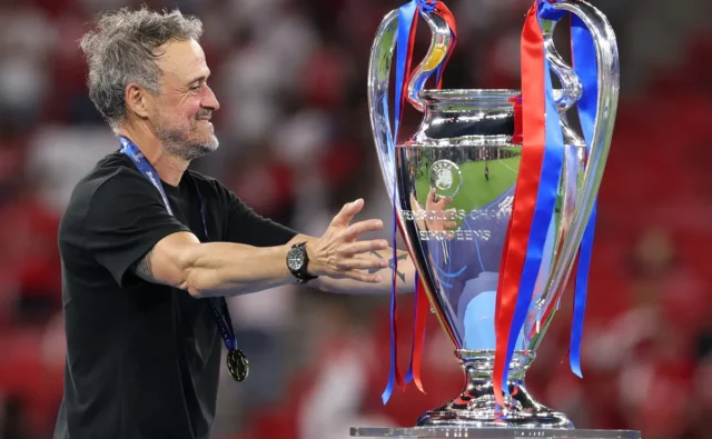 Luis Enrique telah bergabung dengan grup eksklusif yang terdiri dari