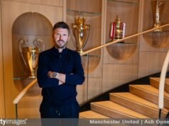 Michael Carrick telah mendapatkan tempatnya di Manchester United – sekarang saatnya klub menaruh kepercayaan padanya