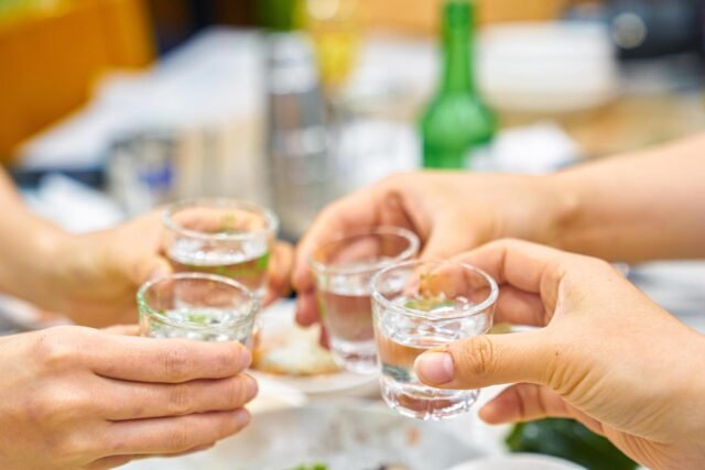 Minum untuk menghilangkan stres? Pikirkan lagi
