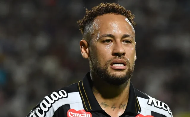 Neymar menjadi center kontroversi pengganti Santos jelang skuad Brasil untuk