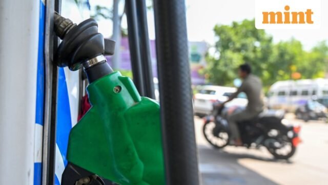 Pemerintah mengatakan konsumen industri membeli bahan bakar eceran yang lebih