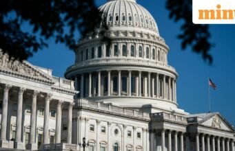 Petugas kepolisian Capitol AS menantang dana pemerintahan Trump sebesar $1,8 miliar, karena khawatir para perusuh pada 6 Januari tidak akan menerima kompensasi.