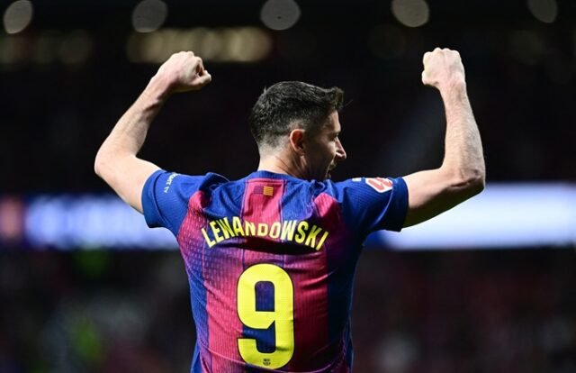 'Robert Lewandowski adalah seorang legenda' - Bos Barcelona Hansi Flick