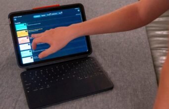Ruang kelas di AS yang dipenuhi teknologi menghadapi dampak negatif terhadap penggunaan perangkat yang ditugaskan oleh sekolah