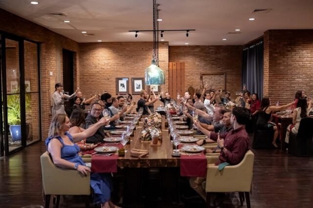 Ruang makan pribadi Hatten Wines menyediakan suasana elegan untuk makan