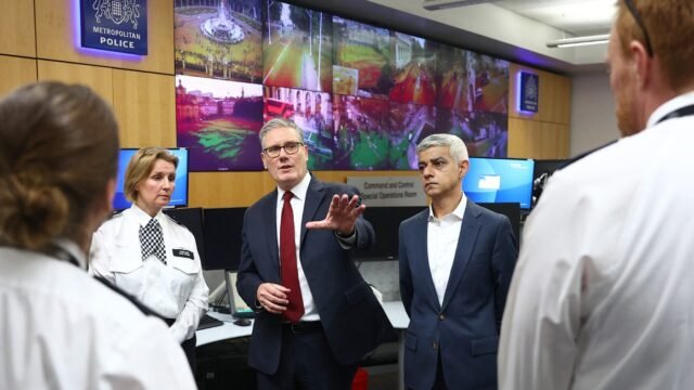 Sadiq Khan membatalkan kontrak Met Police dengan Palantir, di bawah