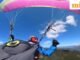 Saksikan: Pesawat membelah paraglider di tengah penerbangan, wanita menyelam sambil berteriak di Pegunungan Alpen Austria