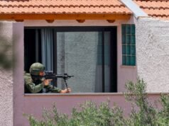 Serangan Israel di Lebanon selatan menewaskan delapan orang, termasuk tiga wanita