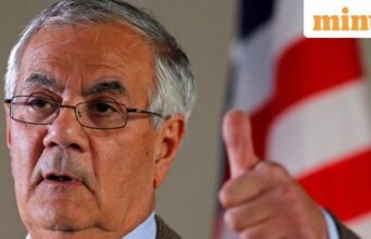 Siapakah Barney Frank? Anggota parlemen lama dari Partai Demokrat, arsitek reformasi Wall Street dan pembela hak-hak gay meninggal pada usia 86 tahun