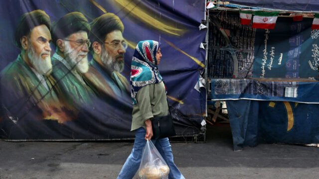 Situs berita oposisi Iran mendapat keringanan utang sebesar $800 miliar: