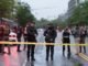 Tersangka ‘jatuh’ setelah menembaki polisi di dekat Gedung Putih, kata pejabat tersebut