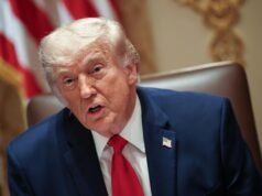Trump mengatakan AS belum ‘puas’ dengan kesepakatan Iran, Selat Hormuz akan ‘terbuka untuk semua orang’