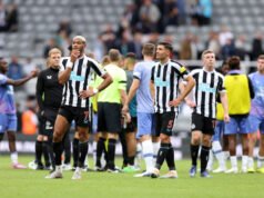 Bintang Newcastle Joelinton berfoto di mantan klubnya