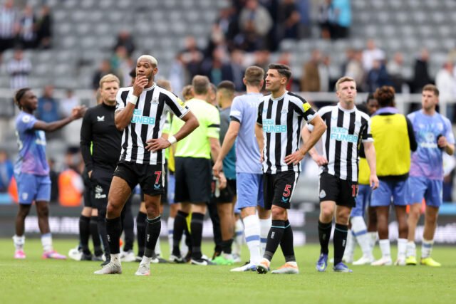 Bintang Newcastle Joelinton berfoto di mantan klubnya