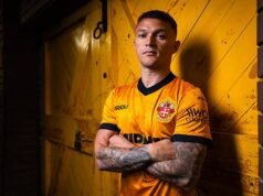 Kieran Trippier mempertimbangkan untuk keluar dari kontrak Wolves setelah pemecatan Rob Edwards secara mengejutkan