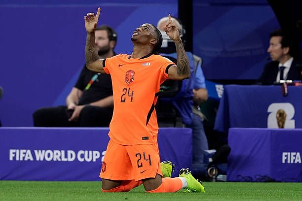 Target Spurs Crysencio Summerville mencetak gol brilian untuk Belanda melawan