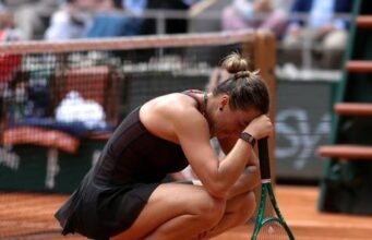 Aryna Sabalenka pingsan di Roland Garros dan mengaku ingin berhenti bermain tenis
