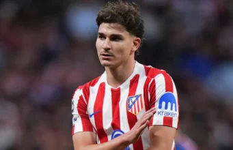 Atletico Madrid mengesampingkan kepindahan Julian Alvarez ke Barcelona setelah pemain Argentina meminta transfer