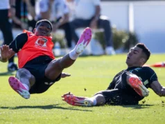 Casemiro menghadapi reaksi keras di Brasil setelah melakukan tekel keras terhadap Endrick selama sesi latihan