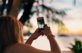 Di manakah pariwisata berakhir dan pekerjaan dimulai? Realitas baru imigrasi di Bali