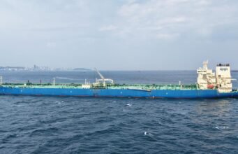 Dua kapal Korea lagi melewati Selat Hormuz