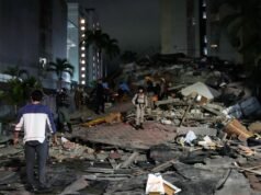 Gempa bumi dahsyat yang terjadi berulang kali melanda Venezuela, meruntuhkan bangunan di Caracas
