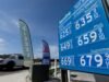 Harga gas AS di bawah $4 untuk pertama kalinya sejak bulan Maret, namun masih 25% lebih tinggi dibandingkan tahun lalu