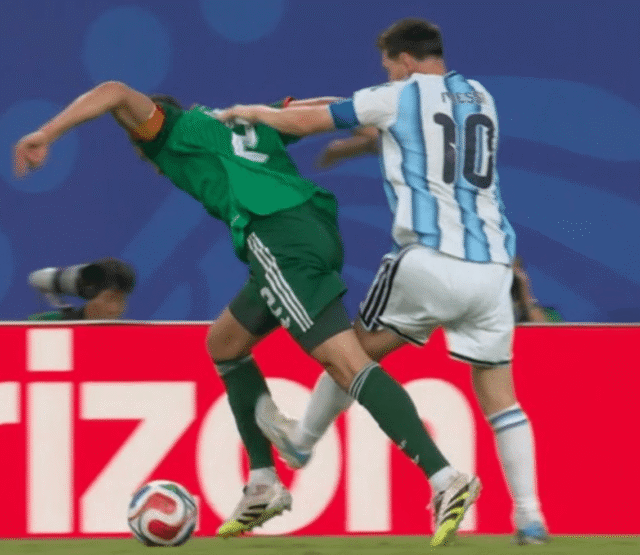 Hattrick Piala Dunia Lionel Messi dibayangi kontroversi kartu merah Aljazair