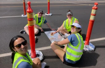 Hawaii mengubah plastik laut dan jaring ikan menjadi jalan raya