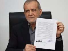 ‘Ini tidak mudah’: Trump dan Iran menandatangani perjanjian gencatan senjata sementara di Prancis