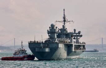 Iran menembakkan rudal, AS menyerang fasilitas Iran setelah laporan pembicaraan perdamaian gagal