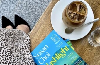 (K-LIT REVIEW) Kisah keluarga Susan Choi, ‘Flashlight,’ menyoroti kengerian sejarah