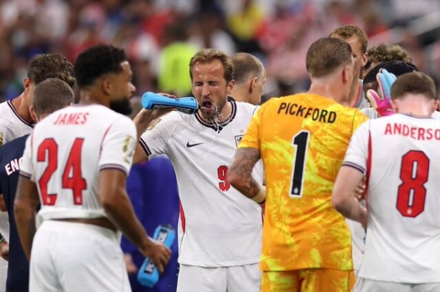 Kane memimpin saat para pemain Inggris bersinar dalam kemenangan pembuka