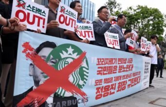 Kemarahan Starbucks menghidupkan kembali kebiasaan tidak liberal