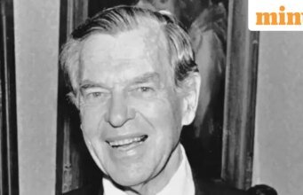 Kutipan hari ini dari Joseph Campbell: “Peluang untuk menemukan kekuatan yang lebih dalam dalam diri kita muncul dengan sendirinya ketika kehidupan…”